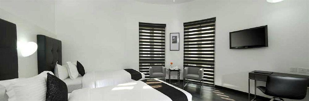 Sapphire Suite Calcutta  Esterno foto