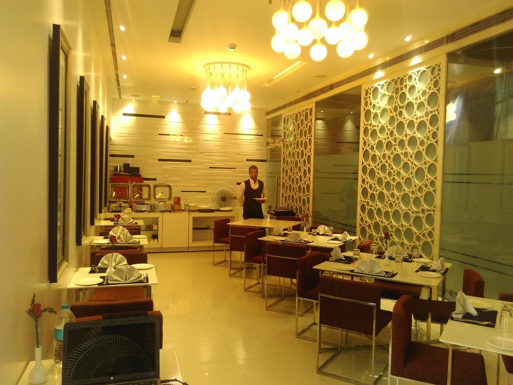 Sapphire Suite Calcutta  Esterno foto