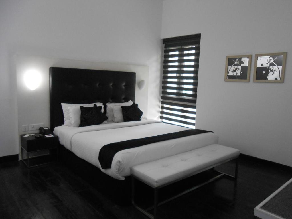 Sapphire Suite Calcutta  Camera foto
